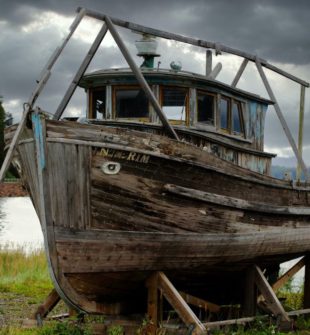 Kan du finde ud af at sætte de reservedele til båden på?